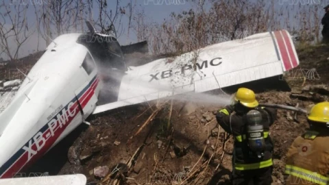 Desplome de avioneta en Puebla deja 2 lesionados