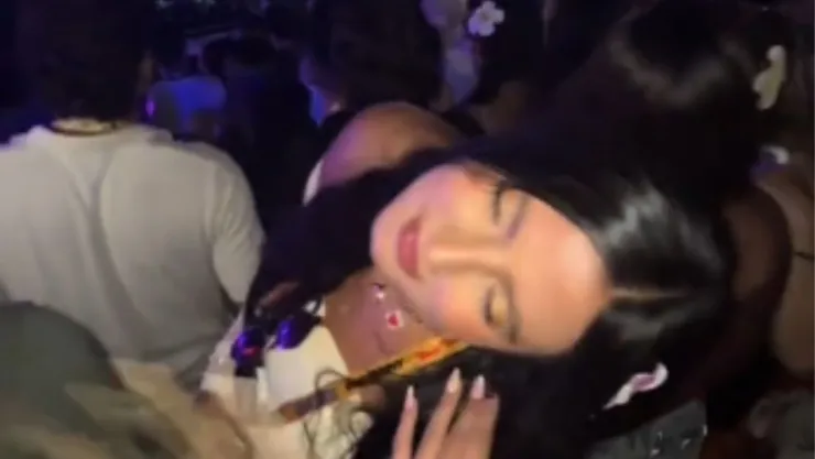 VIDEO Se desmayó en pleno concierto de Bad Bunny al ver a Arcángel y el video ya es viral