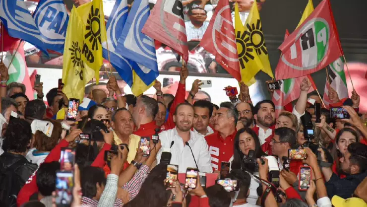 Promesas de Santiago Taboada en la marcha Marea Rosa
