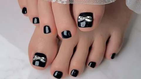 uñas para pies color negro pedicure primavera 2026