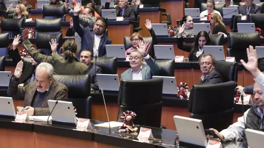 Senado de México vota sobre la a terna de candidatas a la SCJN.