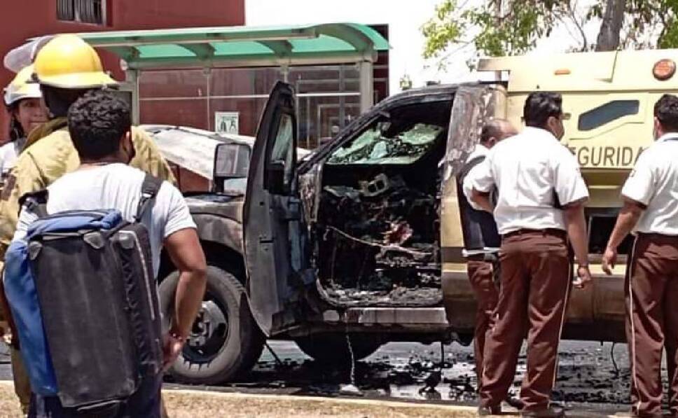 Camión de valores se incendia en Chetumal
