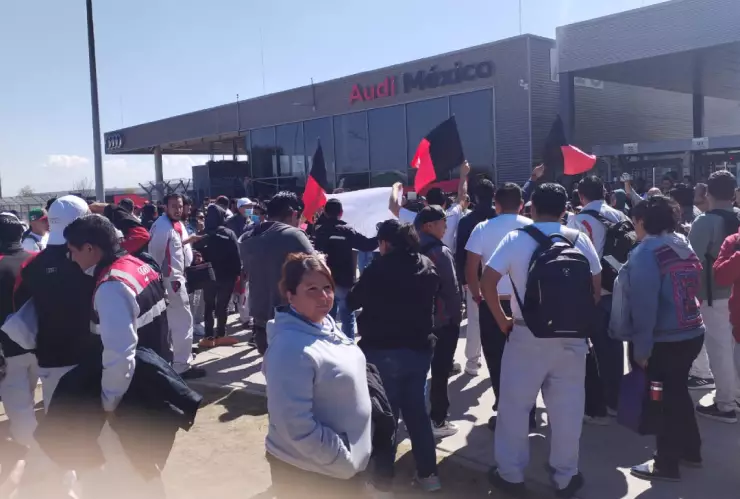 El Sindicato Independiente de Trabajadores de Audi México estalla en huelga por no llegar a un acuerdo en el aumento salarial.