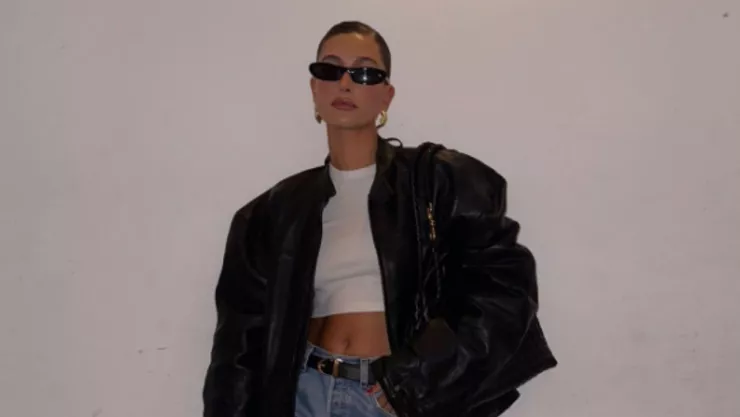 Así viste la Gen Z: las cinco prendas esenciales que vuelven con fuerza este invierno