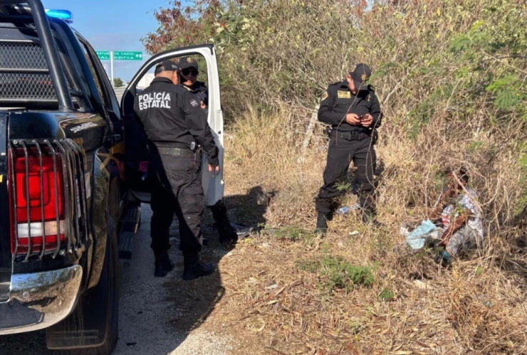 Aparece hombre TIRADO en medio de la maleza y la policía va en su auxilio; ¿Quién es_Aparece hombre.jpg