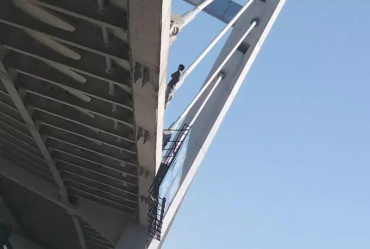 Persona intenta aventarse del puente de Valsequillo hoy 22 de noviembre de 2024