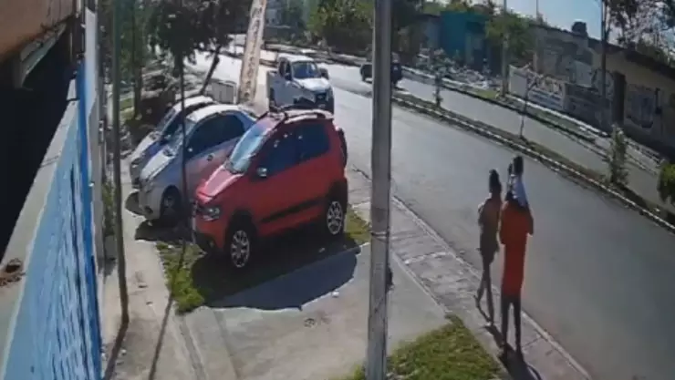 ÚLTIMO MOMENTO_ Detienen a pareja por presunto robo de camioneta en Mérid