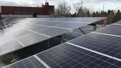 300 edificios públicos de la CDMX contarán con paneles solares