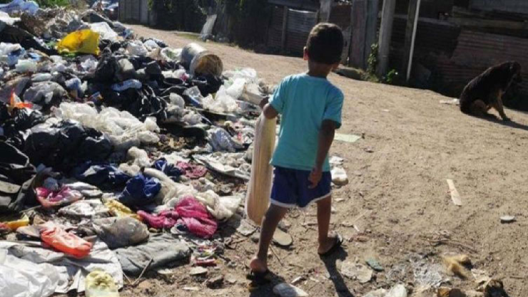 Niño en pobreza extrema muere al comer basura, tenía 12 años