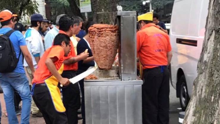 Taquería Álvaro Obregón regaló tacos en el sismo del 19 de septiembre de 2017