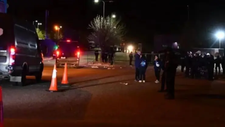 Muere un aficionado de Independiente Rivadavia tras enfrentarse con la policía.jpg