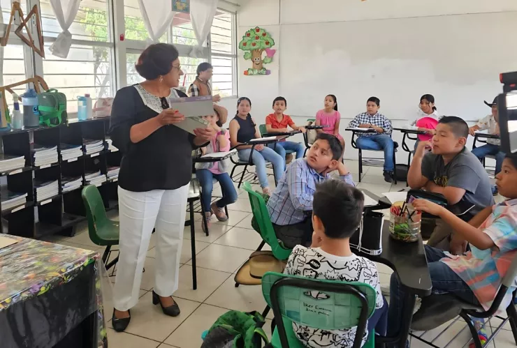 hay clases 2 de mayo.jpg