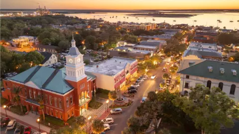 una vista de Fernanda Beach en un hermoso atardecer