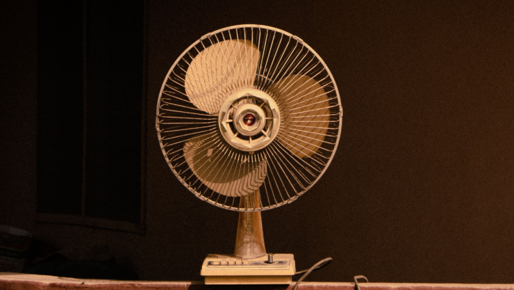 /estilo-de-vida/truco-bomberos-ventilador-refrescar-habitación