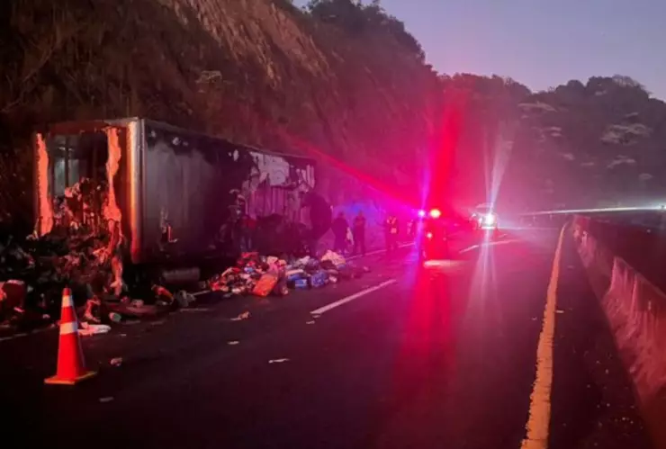 Incendio de vehículo paraliza la carretera Tulancingo-Tihuatlán en Puebla hoy: Hay cierre