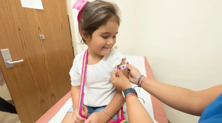 Covid-19: Pedíatras piden que se aplique vacuna de ensayo a niños