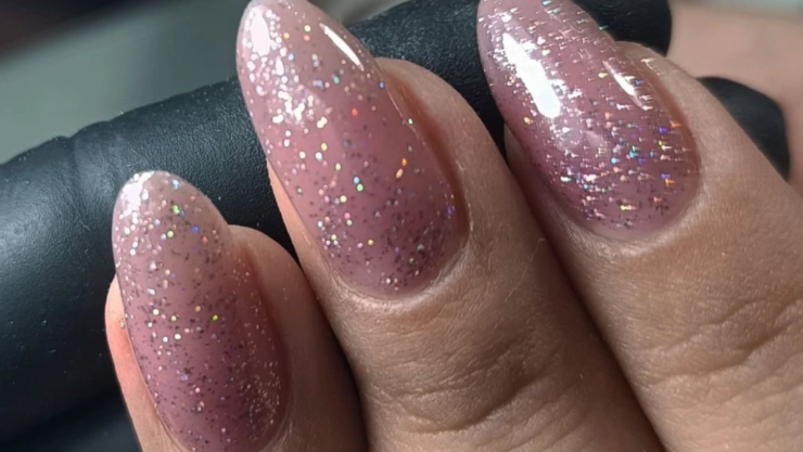 uñas con brillo (1).png