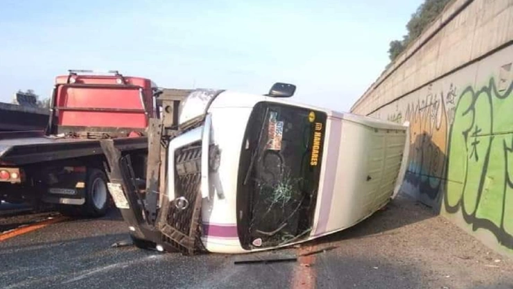 VOLCADURA en la México-Puebla.