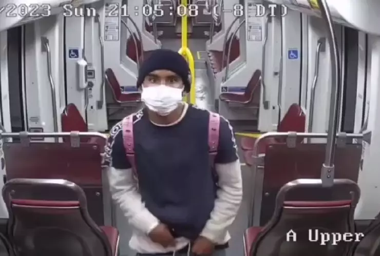 VIDEO: Momento en que mataron a hombre armado en trolley de San Ysidro