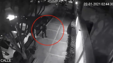 policia roba computadora auto.jpg