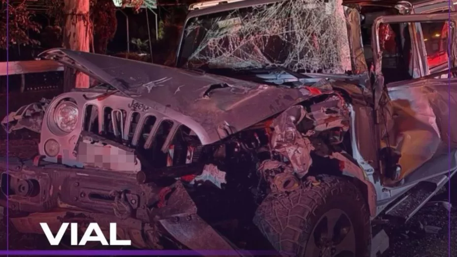 Hombre queda prensado tras chocar contra un tráiler en la carretera a Nogales