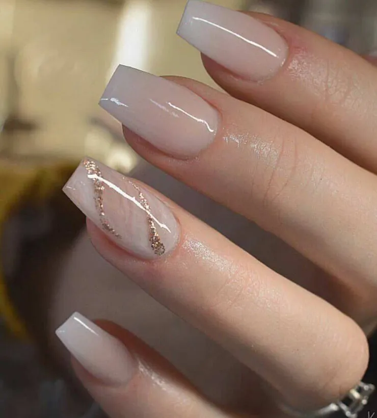 39 diseños de uñas que puedes usar en rubber y se verán elegantes: en cuadradas o almendradas