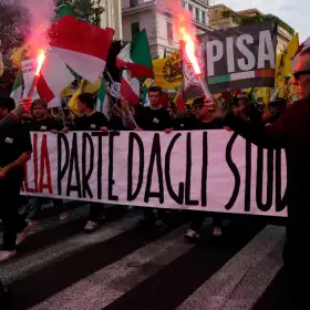 Protesta estudiantil en Milán, Italia.