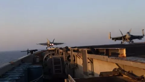 VIDEO: Estados Unidos bombardea Yemen; así salieron los aviones disparados