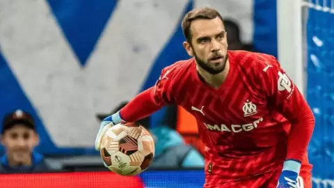 Pau López portero del Toluca rechazó Leicester Udinese
