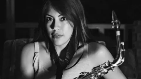 Muere en su celda el atacante de la saxofonista María Elena Ríos