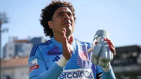 Guillermo Ochoa AVS