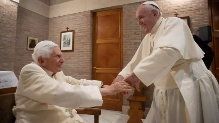 ¿Qué pasa si muere el papa emérito Benedicto XVI?