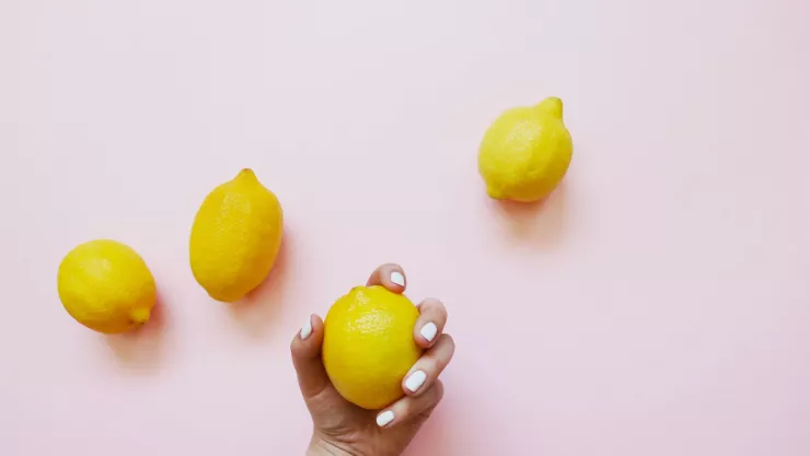 ¿Cómo tener uñas más resistentes y bonitas con limón? ¡Entérate aquí!