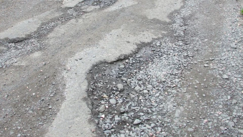 ¡San Juan del Río lleno de baches! Vecinos piden a las autoridades atender la situación