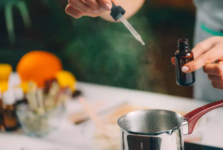 ¿Cómo hacer un aromatizante de baño con ingredientes naturales?