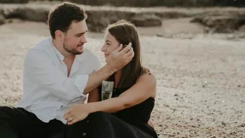 ¿Tu pareja es cariñosa? Estos son los rasgos físicos para saberlo.