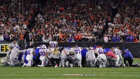 VIDEO_ Damar Hamlin de los Bills de Buffalo, colapsó en pleno partido