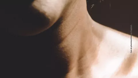 &iquest;Qu&eacute; significan las manchas negras que salen en el cuello?