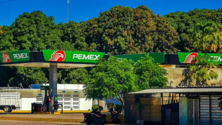 PEMEX buscará producir 1.8 millones de barriles diarios con nueva estrategia