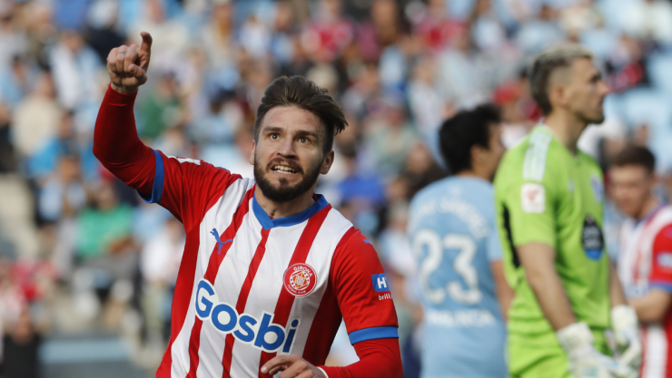 El delantero del Girona Portu celebra su gol