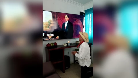 TikTok jarocho le reza a benito Juárez