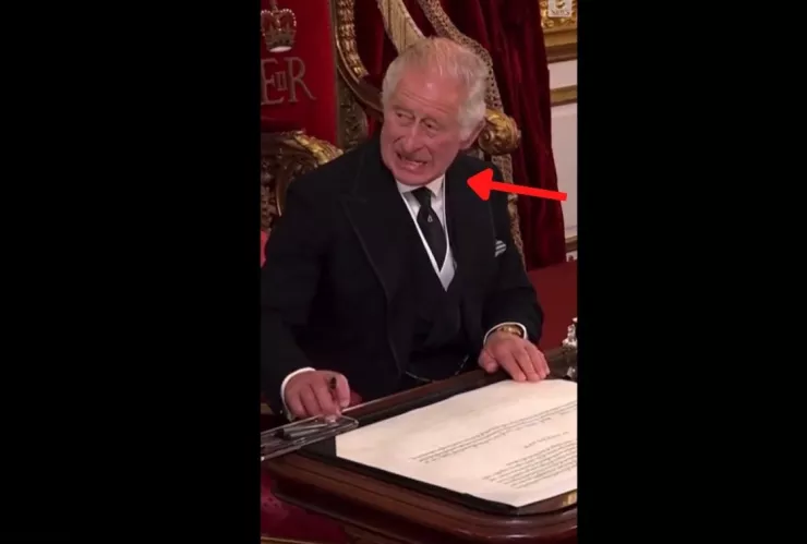 Berrinches del rey: Carlos III se pelea con plumas y tinteros.