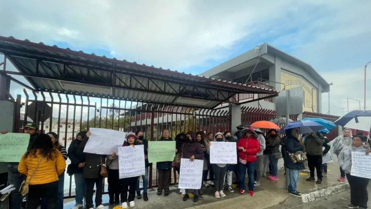 Alumno llevó un arma a la escuela en Tijuana; se manifiestan