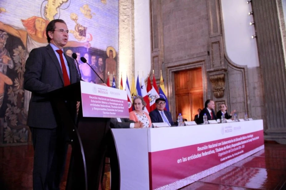 ESTEBAN MOCTEZUMA