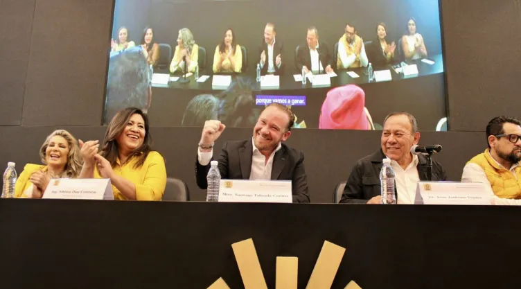 Santiago Taboada se registra como candidato a la jefatura de Gobierno de la CDMX