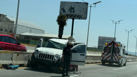 Se registra accidente automovilístico en el Paso Exprés.