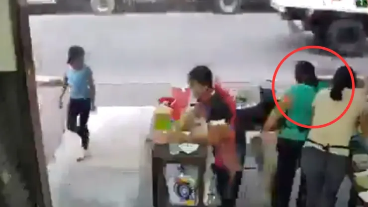 Mujer es quemada con aceite hirviendo en calle de Veracruz