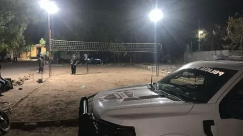 Desmantelan palenque clandestino en Apatzingán; detectan peleas de gallos