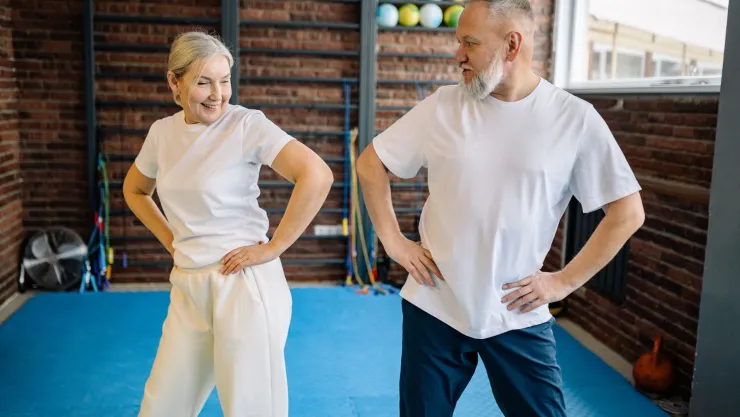 Ejercicios para que tus caderas estén en forma a cualquier edad. ¡Practícalos en casa!
