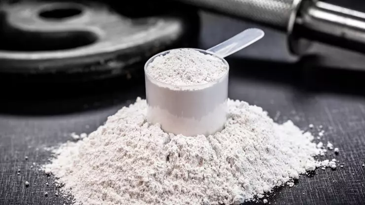 ¿Funciona tomar creatina? Beneficios, contras y cómo consumirla correctament.jpg